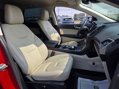 Used 2020 Ford Edge Titanium FWD image 21