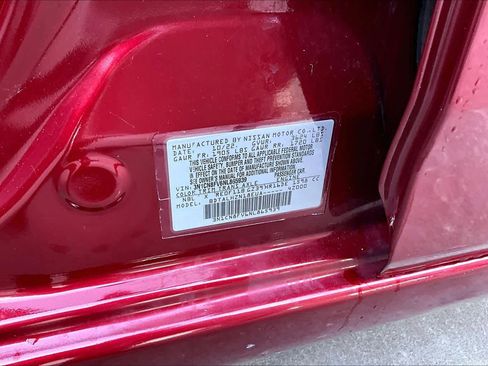 Used 2022 Nissan Versa SR w/ Trunk Package image 33