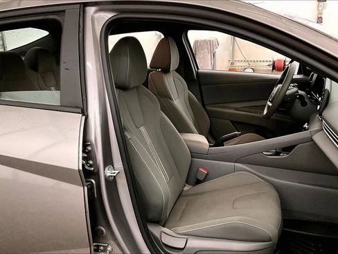 Used 2022 Hyundai Elantra SEL w/ Cargo Package image 7