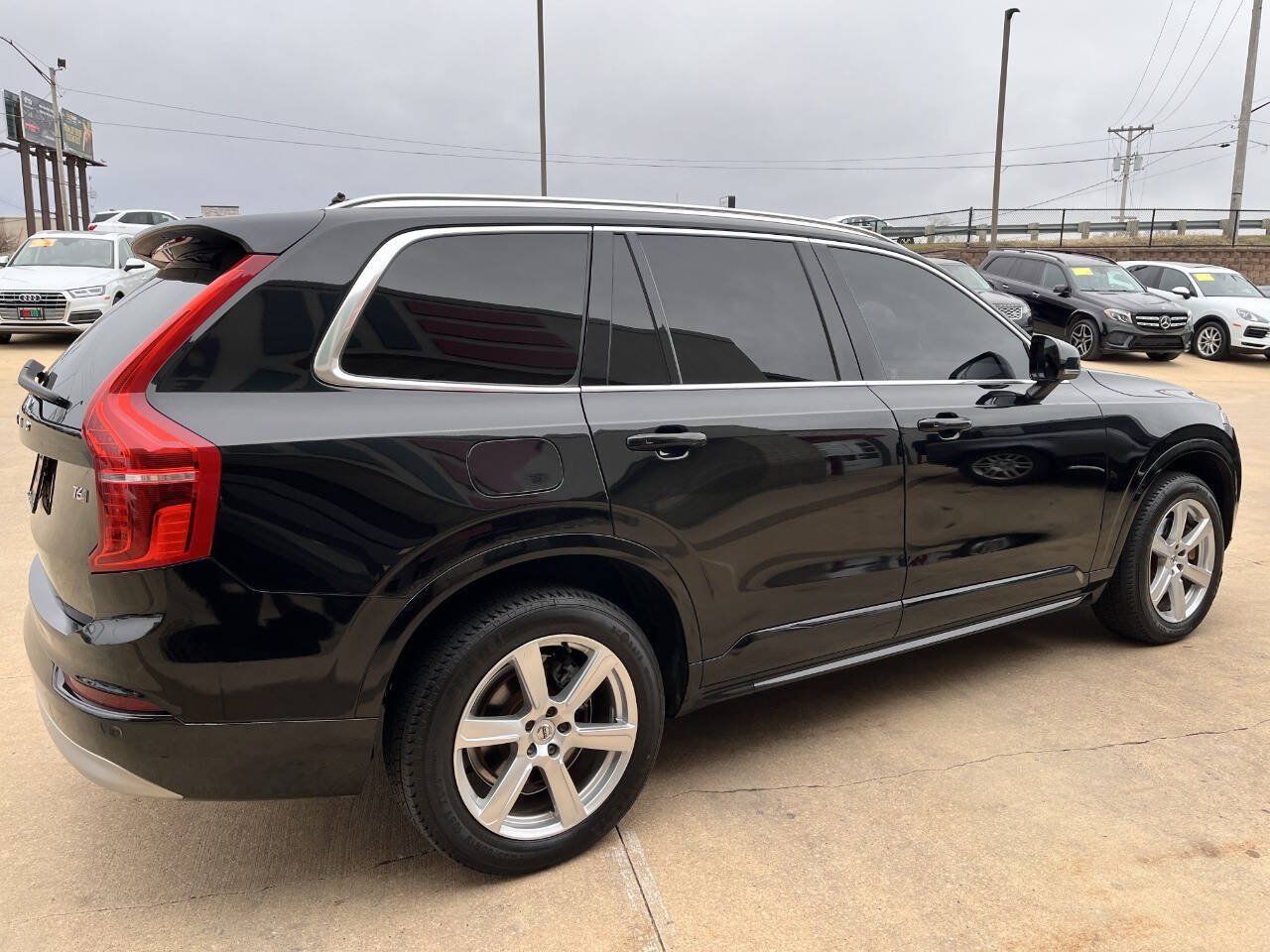 Used 2022 Volvo XC90 T6 Momentum w/ Climate Package AWD/4WD image 5