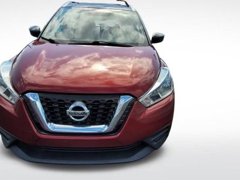 Used 2018 Nissan Kicks SV w/ Interior Electronics Package FWD image 6
