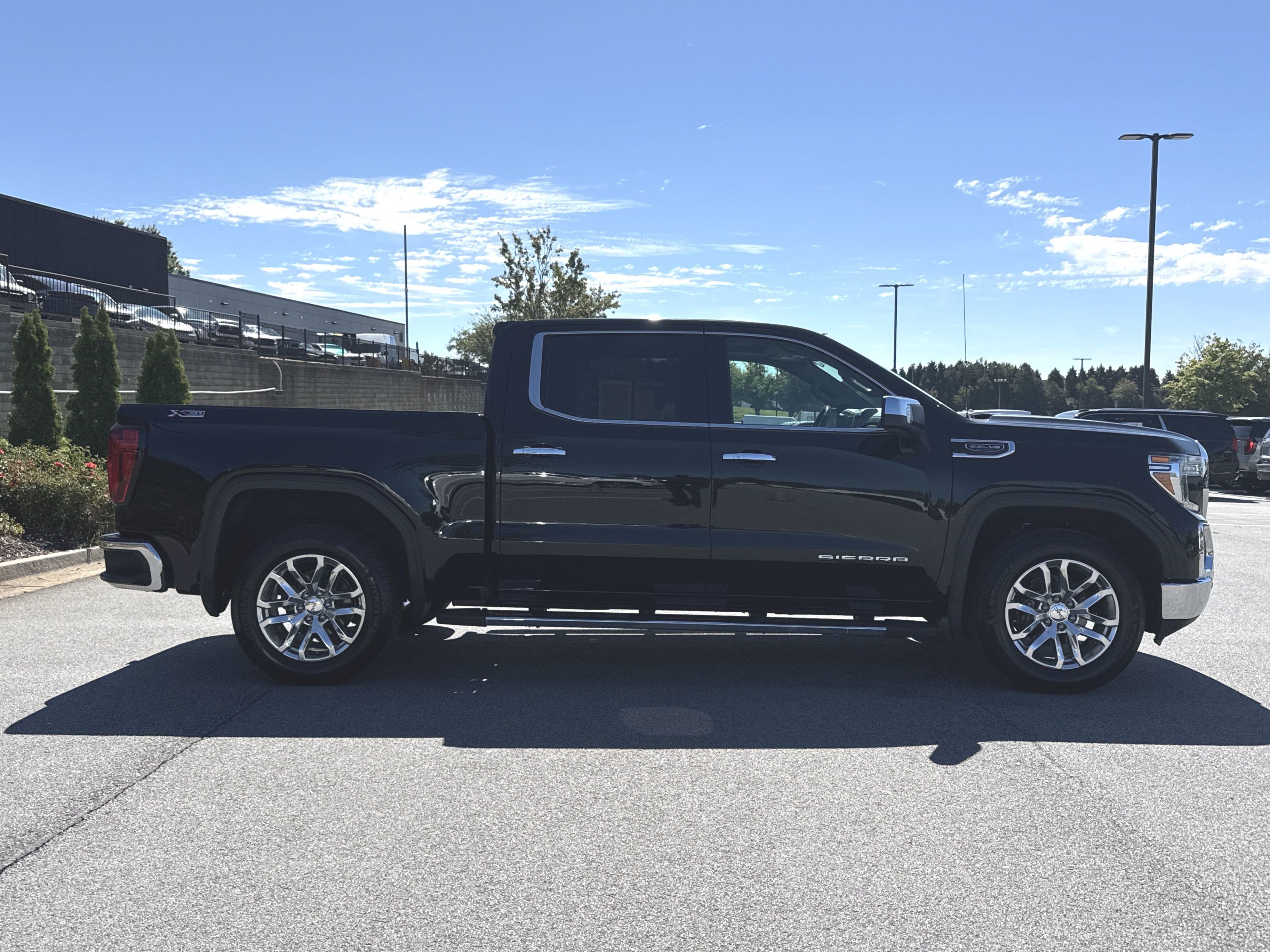 Used 2021 GMC Sierra 1500 SLT w/ SLT Premium Plus Package AWD/4WD image 11