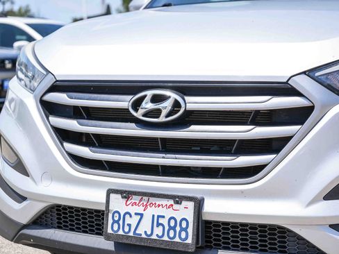 Used 2018 Hyundai Tucson SEL Plus w/ Cargo Package FWD image 6