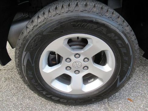 Used 2019 RAM 1500 Tradesman AWD/4WD image 8