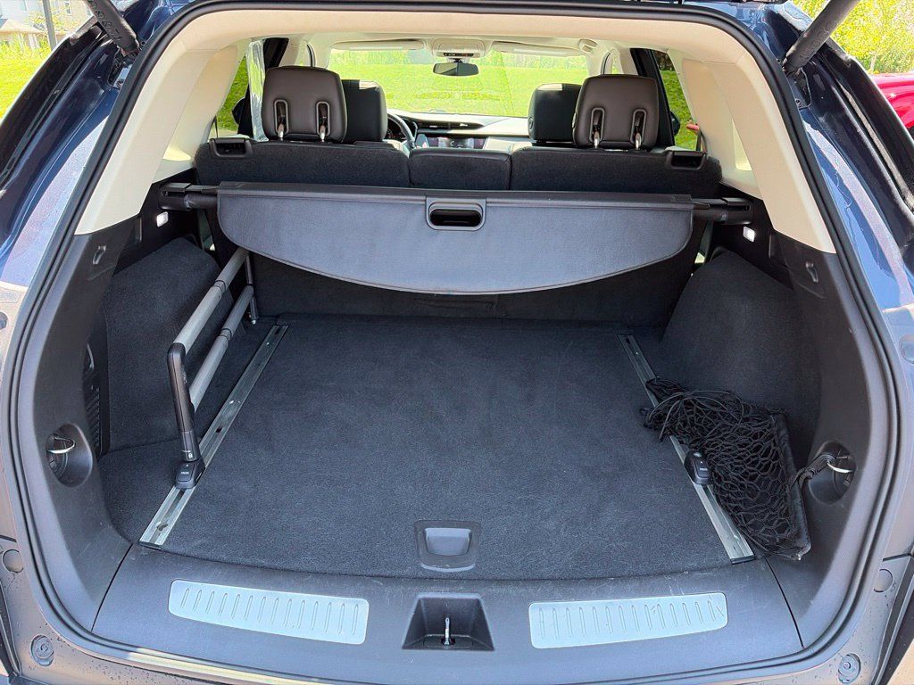 Used 2018 Cadillac XT5 Premium Luxury AWD/4WD image 13