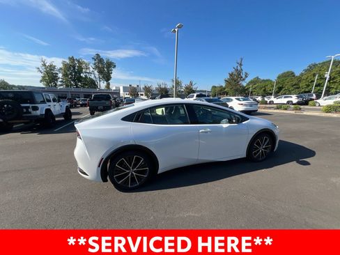 Used 2025 Toyota Prius XLE FWD image 5