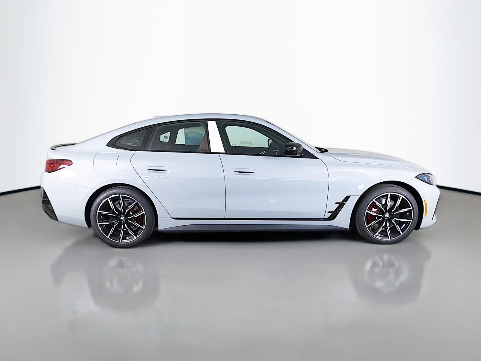 New 2026 BMW i4 eDrive40 w/ M Sport Package RWD image 8