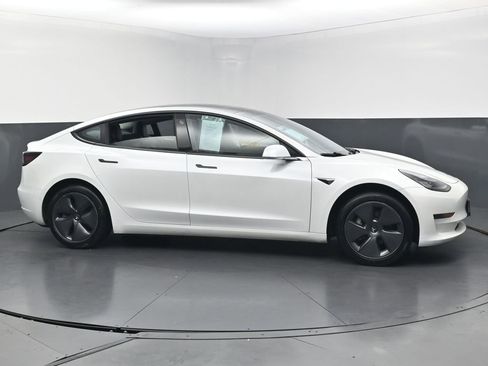 Used 2020 Tesla Model 3 Standard Range Plus RWD image 47