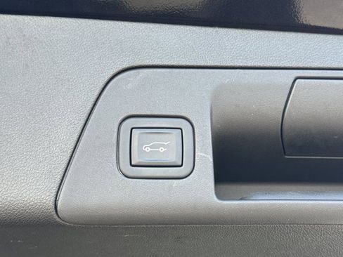 Used 2023 Buick Envision Avenir image 12