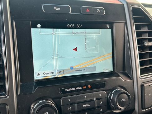 Used 2018 Ford F150 XLT w/ Equipment Group 302A Luxury image 11