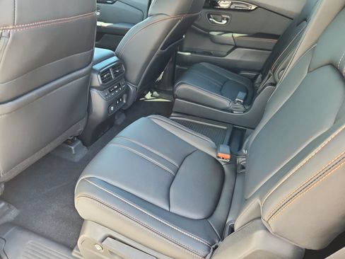 Certified 2026 Honda Pilot TrailSport image 11