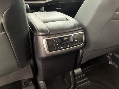 Used 2019 Toyota Highlander LE image 19