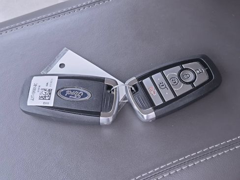 Used 2023 Ford Explorer Platinum w/ Technology Package AWD/4WD image 37
