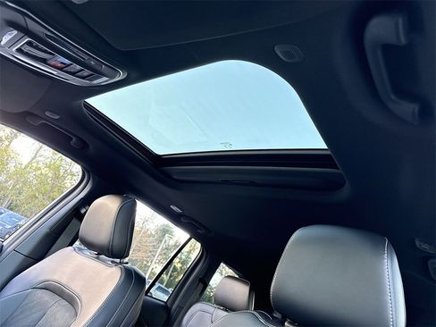 New 2025 Jeep Grand Cherokee Altitude image 16