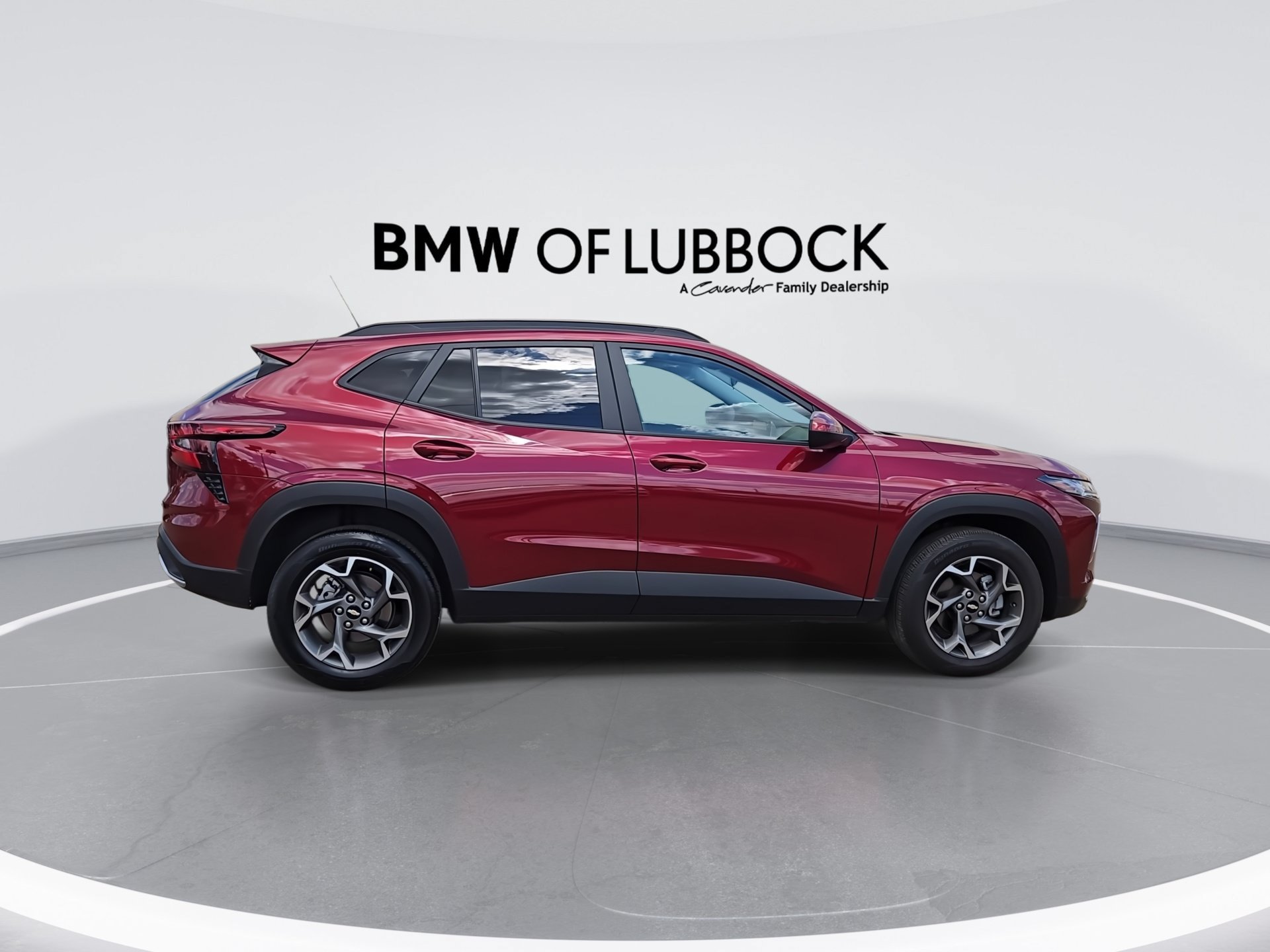 Used 2025 Chevrolet Trax LT FWD image 9