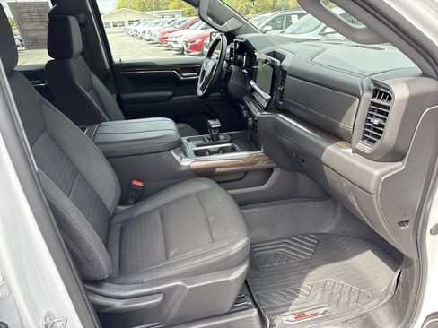 Used 2024 Chevrolet Silverado 1500 LT Trail Boss w/ Protection Package AWD/4WD image 29