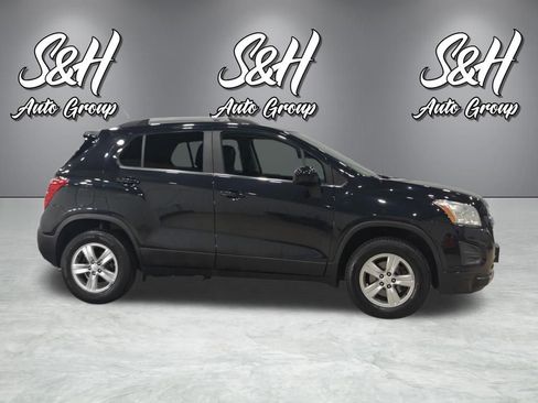 Used 2015 Chevrolet Trax LT w/ LT Plus Package AWD/4WD image 16