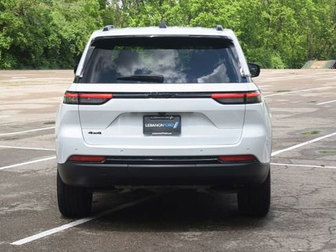 Used 2024 Jeep Grand Cherokee Altitude AWD/4WD image 25