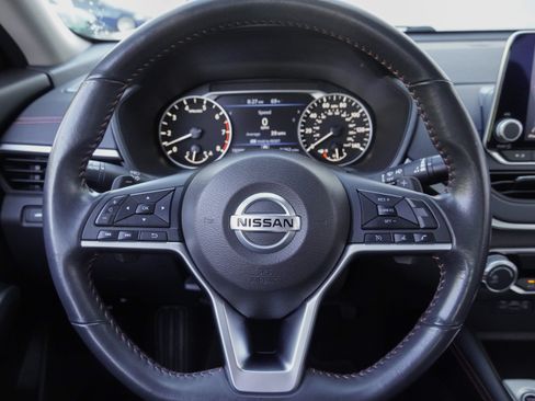 Used 2022 Nissan Altima 2.5 SR AWD/4WD image 17