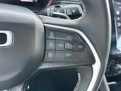 Used 2023 Jeep Grand Cherokee L Laredo AWD/4WD image 6