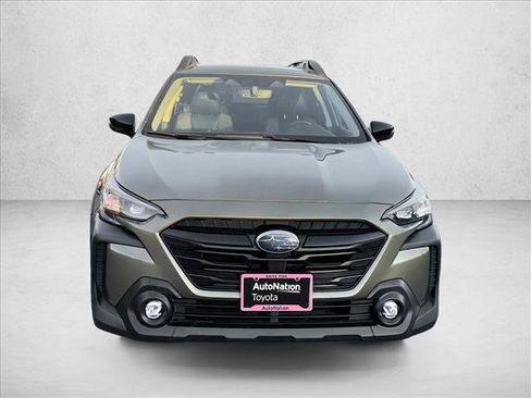 Used 2025 Subaru Outback Onyx Edition image 2