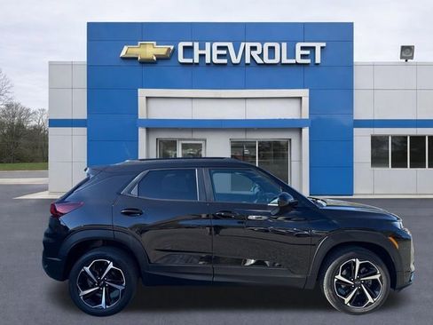Used 2023 Chevrolet TrailBlazer RS w/ Sun and Liftgate Package AWD/4WD image 23