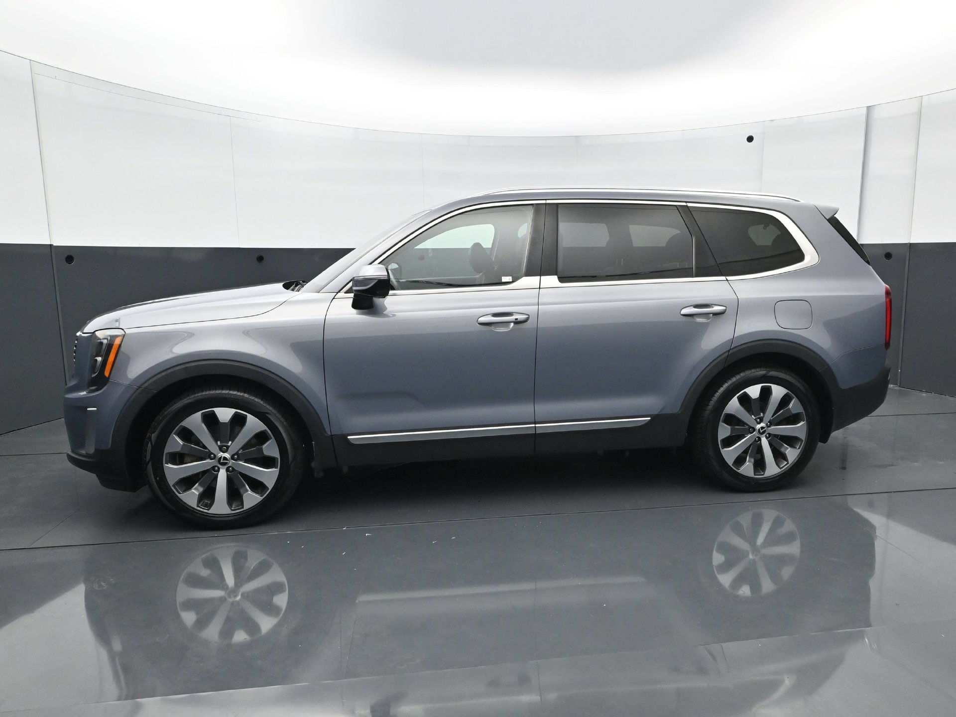 Used 2020 Kia Telluride SX AWD/4WD image 3
