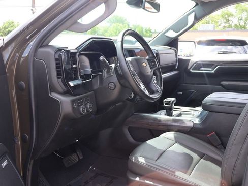 Used 2023 Chevrolet Silverado 1500 LTZ AWD/4WD image 24