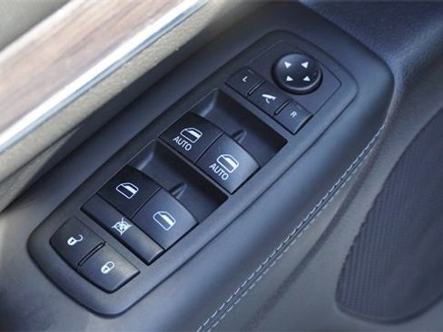 Used 2021 Jeep Grand Cherokee Overland image 23