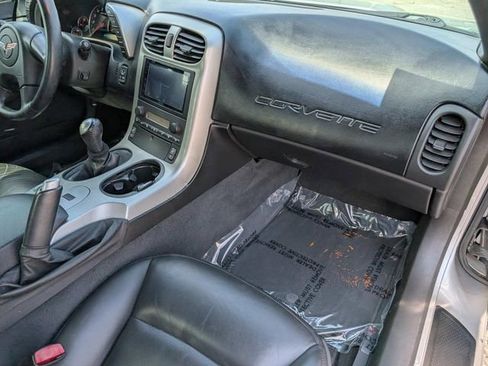 Used 2005 Chevrolet Corvette Convertible w/ Preferred Equipment Group image 19