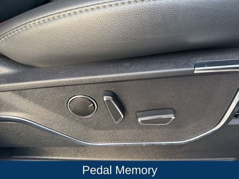 Certified 2023 Ford F150 Lariat w/ Equipment Group 502A High image 31