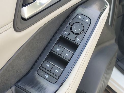 Certified 2025 Nissan Rogue SV w/ SV Premium Package FWD image 22