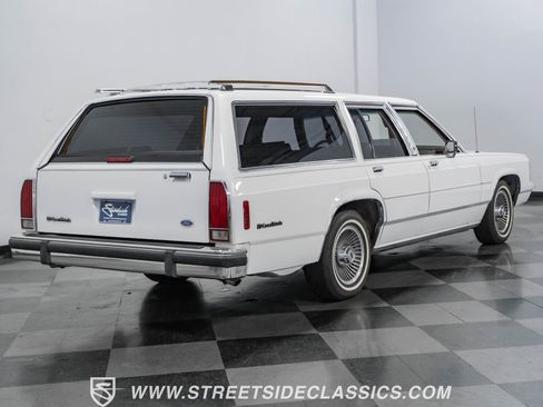 Used 1990 Ford LTD Crown Victoria image 25