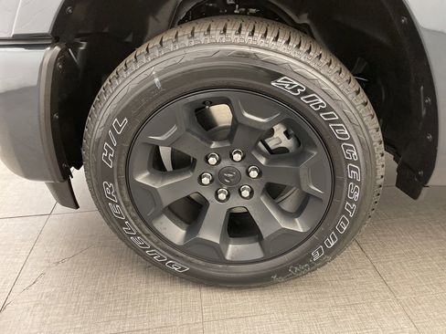 New 2025 RAM 1500 4x4 Crew Cab image 8