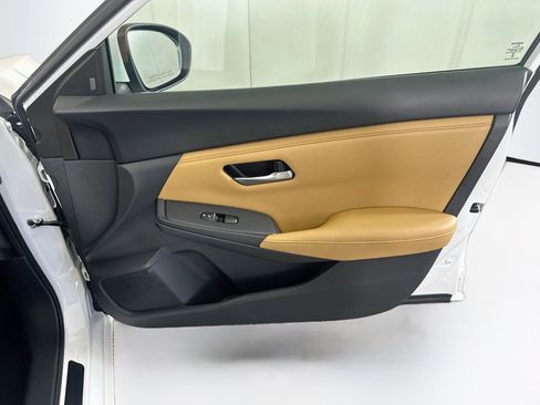 Used 2023 Nissan Sentra SV w/ SV Premium Package FWD image 32