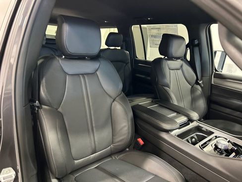 New 2026 Jeep Grand Wagoneer 4WD image 40
