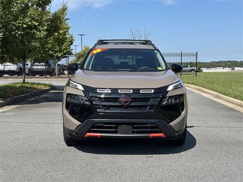 Certified 2025 Nissan Rogue SV image 2