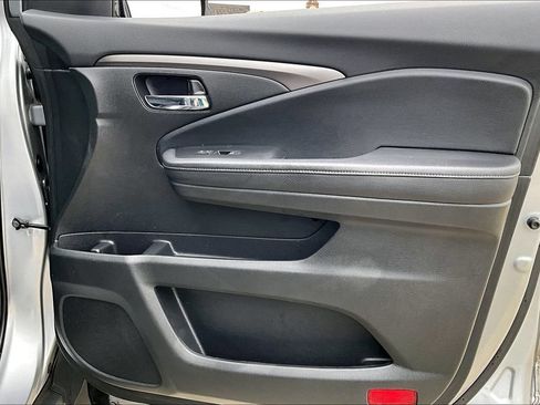 Used 2019 Honda Ridgeline Sport image 23