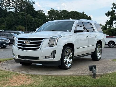 Used 2020 Cadillac Escalade Premium Luxury AWD/4WD image 3