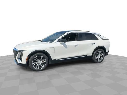 Used 2024 Cadillac Lyriq Luxury image 4
