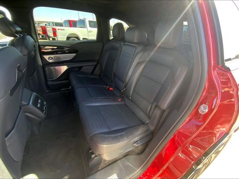 Used 2025 Lincoln Nautilus Reserve image 20