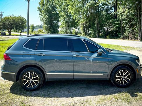 Used 2021 Volkswagen Tiguan SE FWD image 16