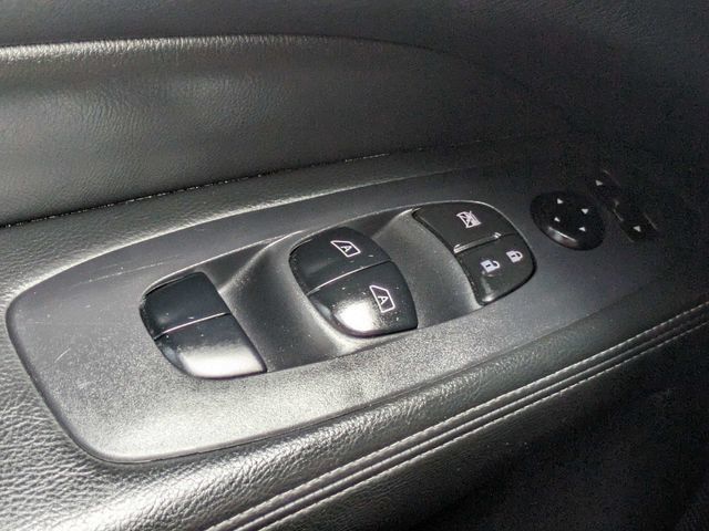 Used 2019 Nissan Pathfinder SL FWD image 27