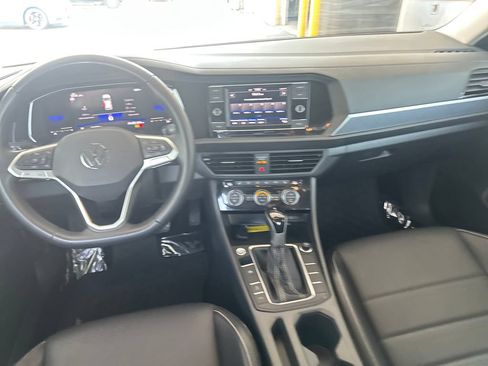 Used 2023 Volkswagen Jetta SE w/ Panoramic Sunroof Package FWD image 15