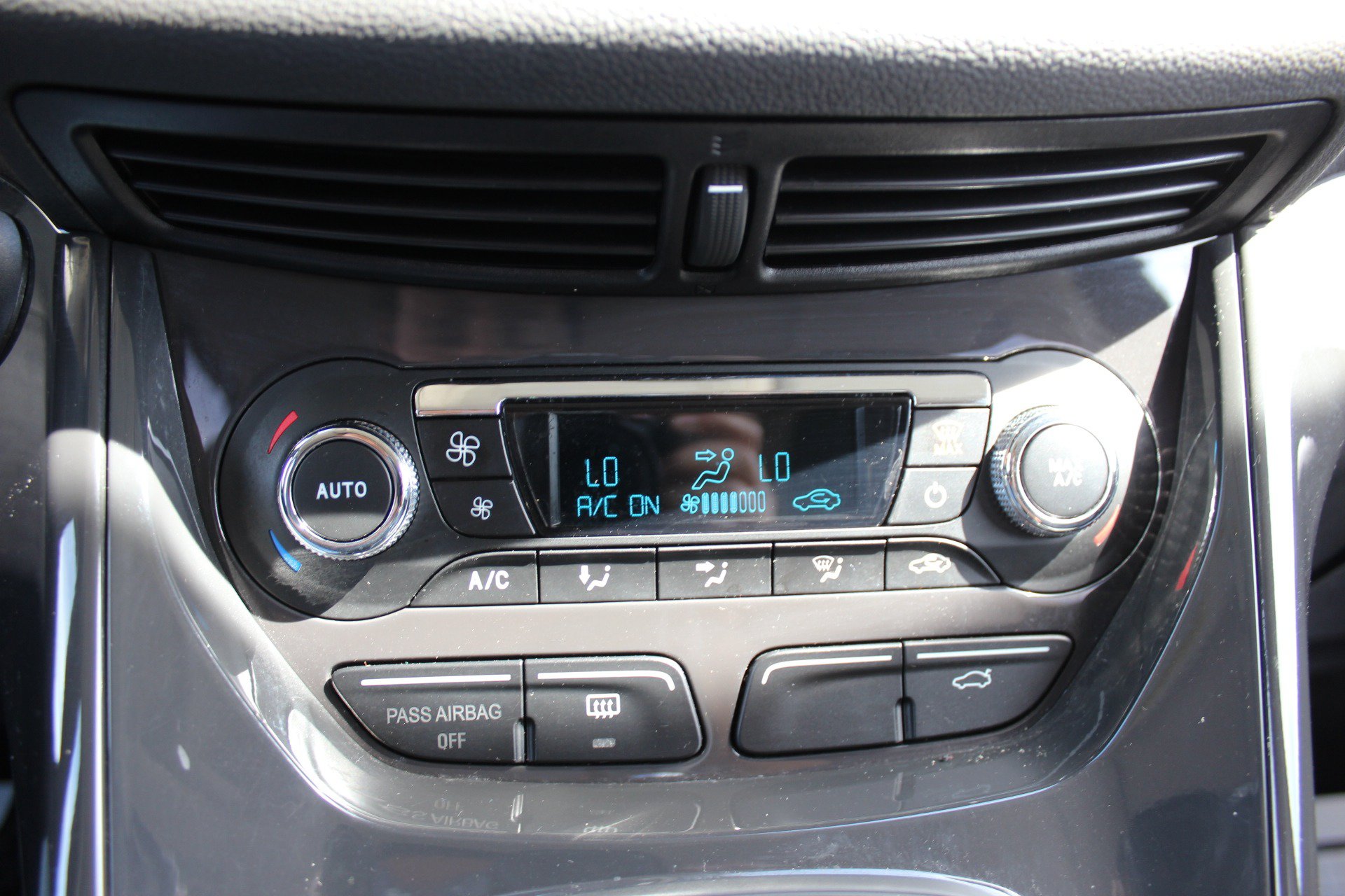 Used 2014 Ford Escape Titanium AWD/4WD image 29