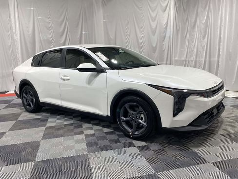 New 2026 Kia K4 LXS image 5