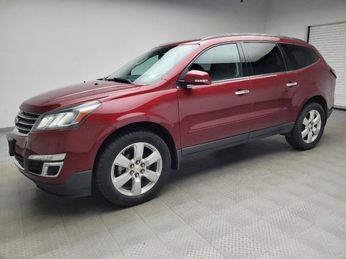 Used 2017 Chevrolet Traverse LT w/ Style and Technology Package FWD image 2