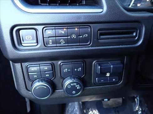 Used 2021 Chevrolet Tahoe Z71 w/ Z71 Signature Package image 19