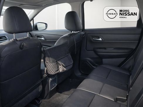 Certified 2024 Nissan Rogue SV w/ SV Premium Package FWD image 9