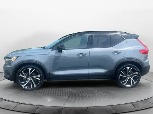 Used 2021 Volvo XC40 T5 R-Design w/ Climate Package AWD/4WD image 4